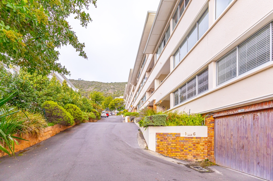 2 Bedroom Property for Sale in Sea Point Western Cape
